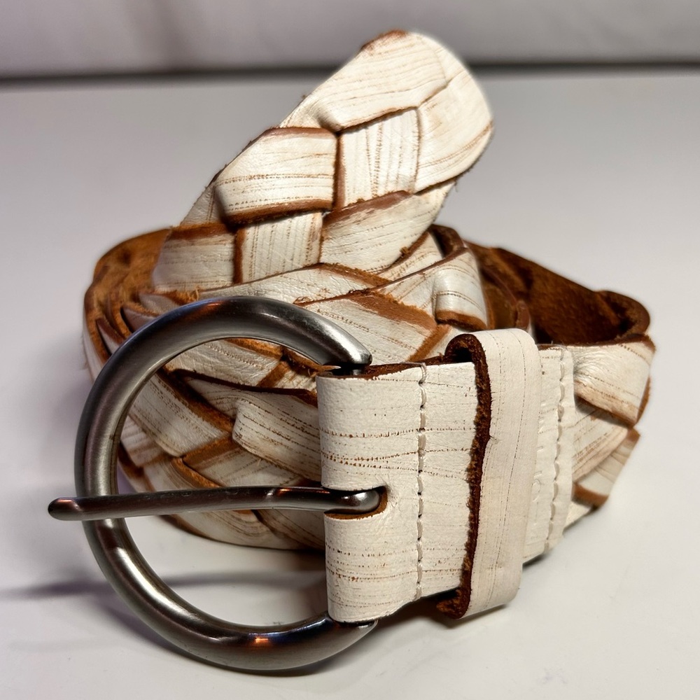 Esprit Women’s braided woven leather belt whitewash western boho belt. One Size